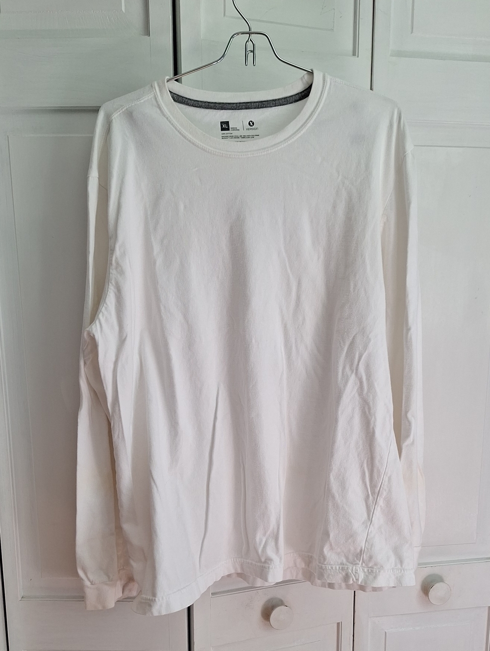 Xersion White Crewneck Long Sleeve Tee with Gray Neck Trim
